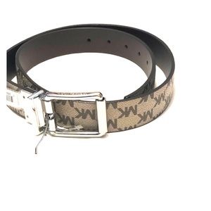 🌻NWT- Michael Kors Reversible Belt🌻